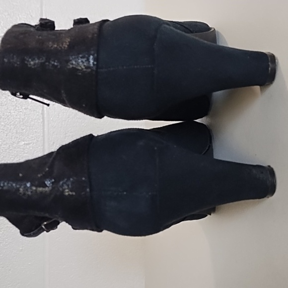 Soft Style Black Vegan Suede Fold Over Side Zip Padded Insole Ankle Boots - Picture 6 of 14